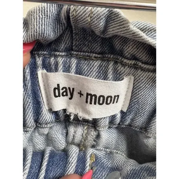 Day + Moon Women's Paperbag High Rise Denim Shorts Size L Ligh Wash Distressed - Picture 3 of 7